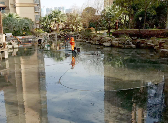 杂多景观池淤泥清理